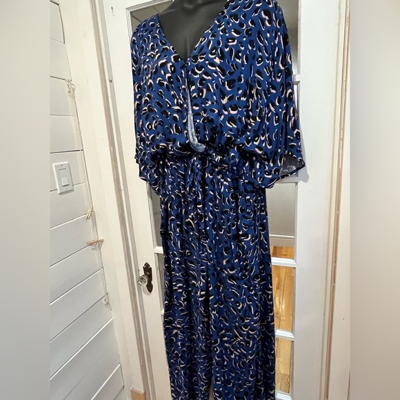 💙 ELOQUII ELEMENTS – Blue Animal Print Jumpsuit – Size 28 - Picture 7 of 9
